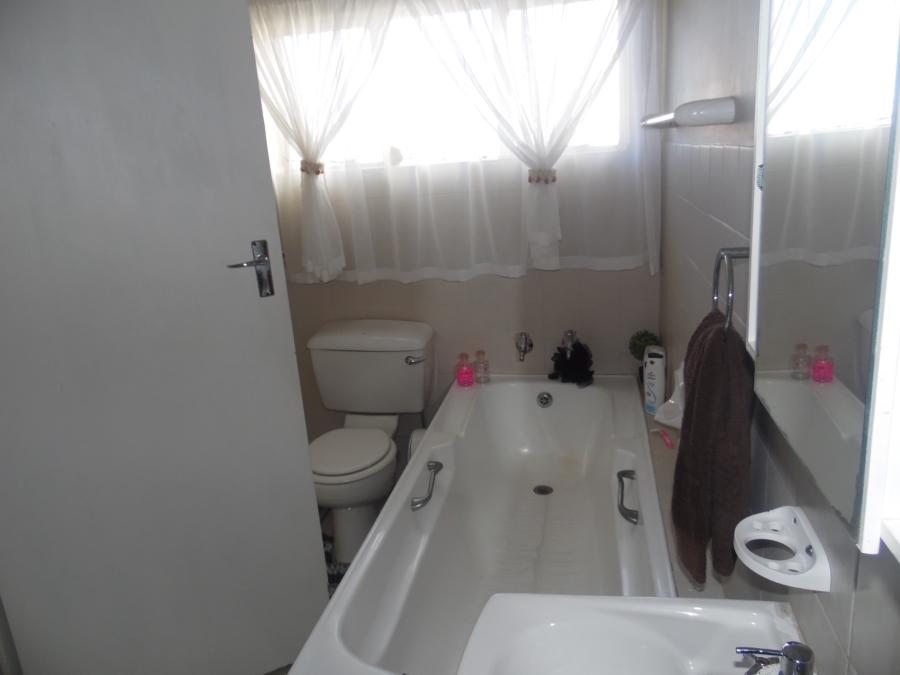 3 Bedroom Property for Sale in Flamingo Park Free State